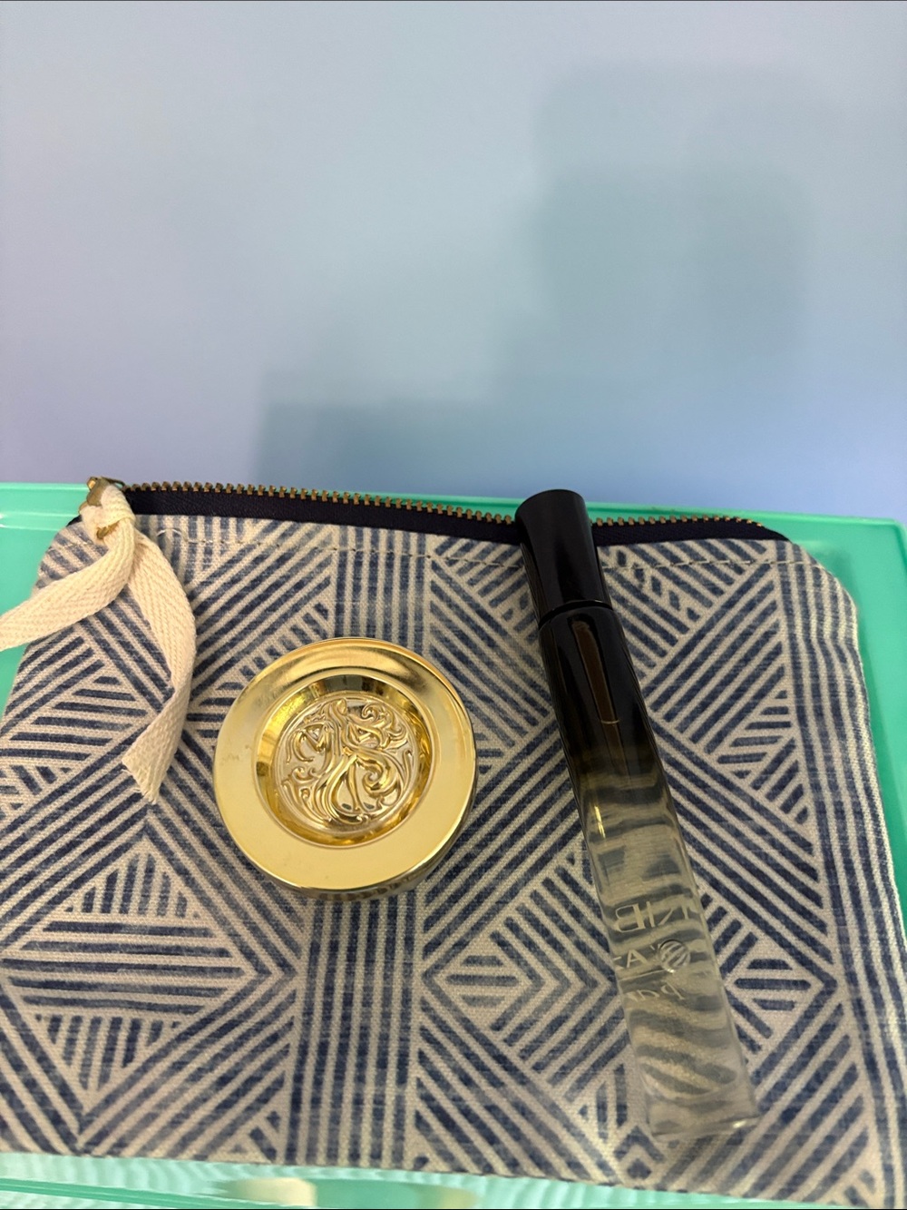 Oribe Gold Compact Balm & Black-Tinted Lip Gloss Set